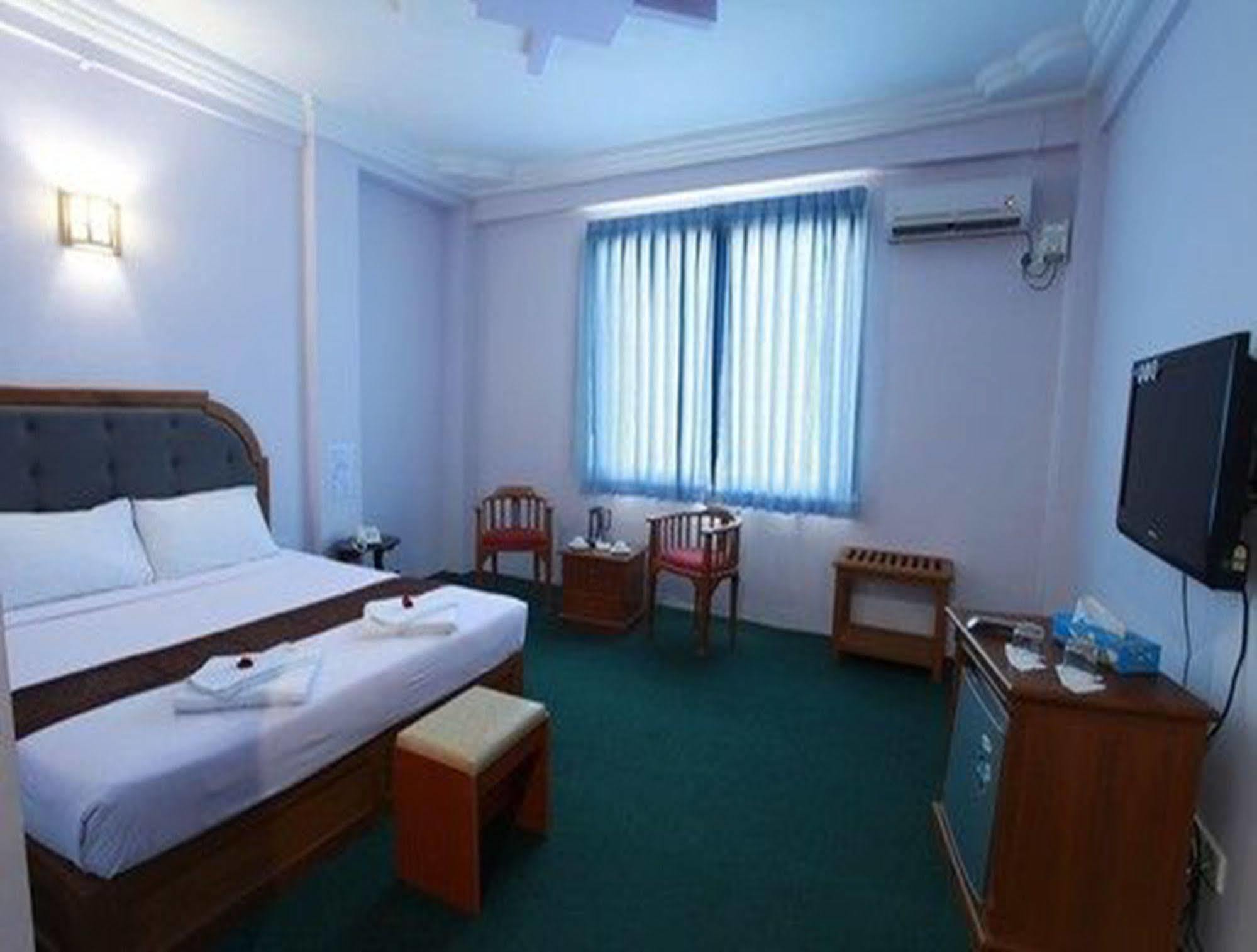 Hotel Glory Yangon Exterior foto